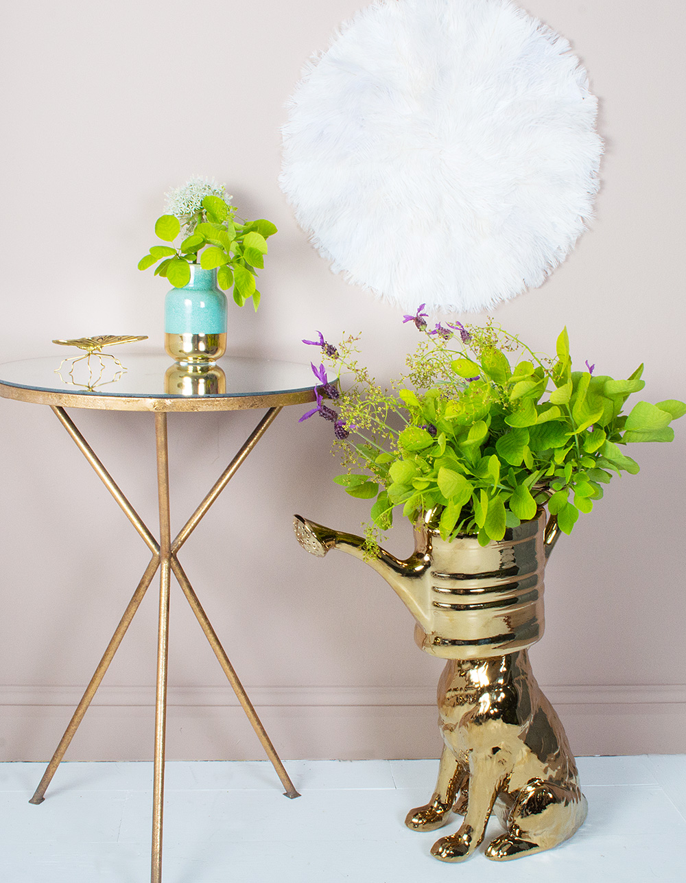 Blush is officially one of the season’s hottest colours for home décor and particularly so when enlivened with a splash of metallic for a really contemporary feel.