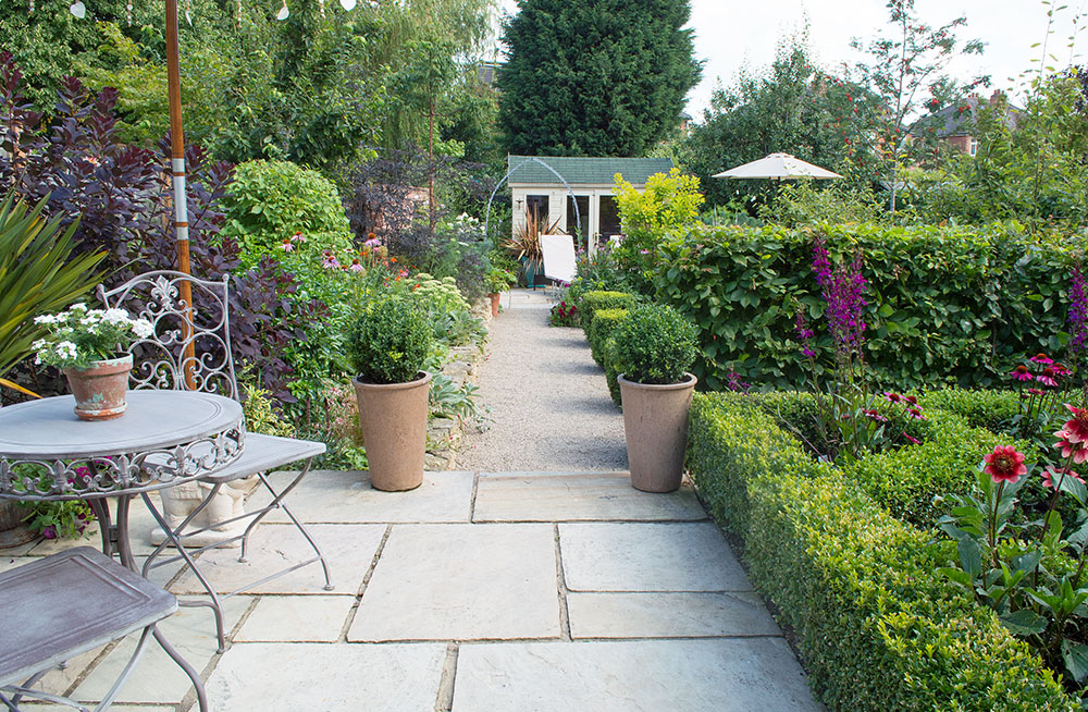 The latest edition of Modern Gardens has hit the shelves and my garden is featured! 