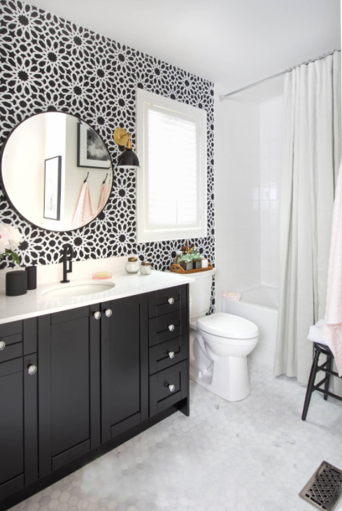 5 Tips for Incorporating Bold Wallpapers in your Home – By sticking to a monochrome colour palette, the result is a much more clean and contemporary look. Works perfectly in the bathroom with minimal clutter.