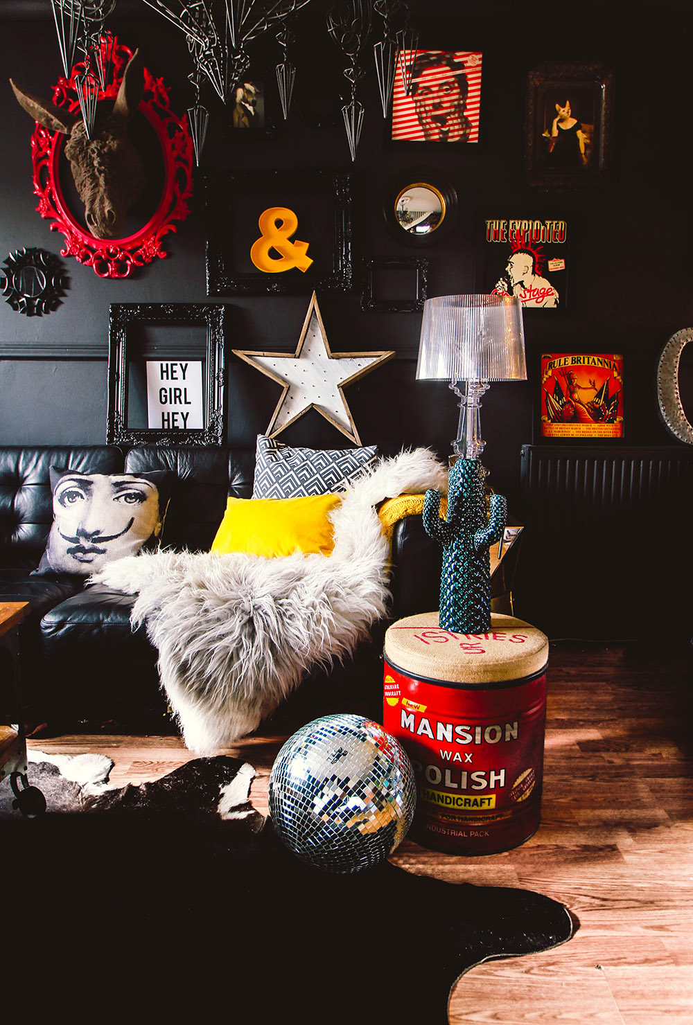 This home is a masterclass in moody interior design. We are sharing a full house tour on the blog to give you plenty of ideas and inspiration for your own home. Owned by Pati Robins, who describes her style as dark, eclectic and whacky. 