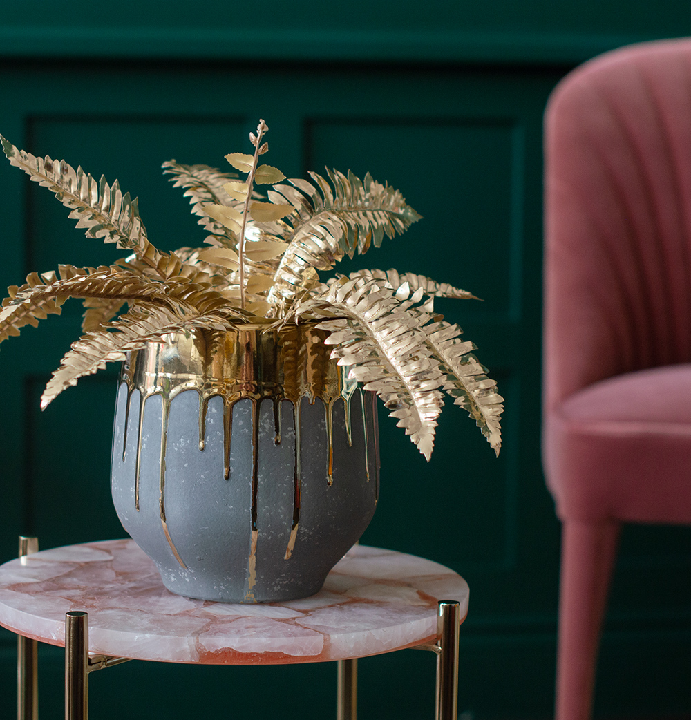 It doesn’t have to be realistic to look amazing.  Our Fabulous Faux Gold Fern Bush makes a statement and is proud to be faux. 