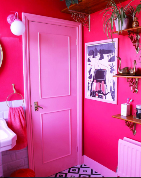If you are not sure about going bright but want to experiment, then the perfect place is the bathroom or cloakroom. This is a real show stopper of a bathroom, but needless to say, you have to be pretty keen on hot pink!
