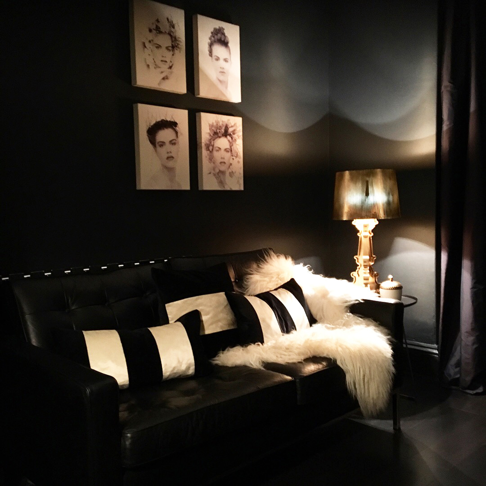 House Tour - Rachel Edmonds. Living room inspiration. Moody interiors. Monochrome.
