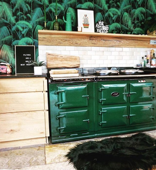 Kitchen style tips and inspiration. Update your white kitchen with a splash of colour like this rich jewel emerald shade.