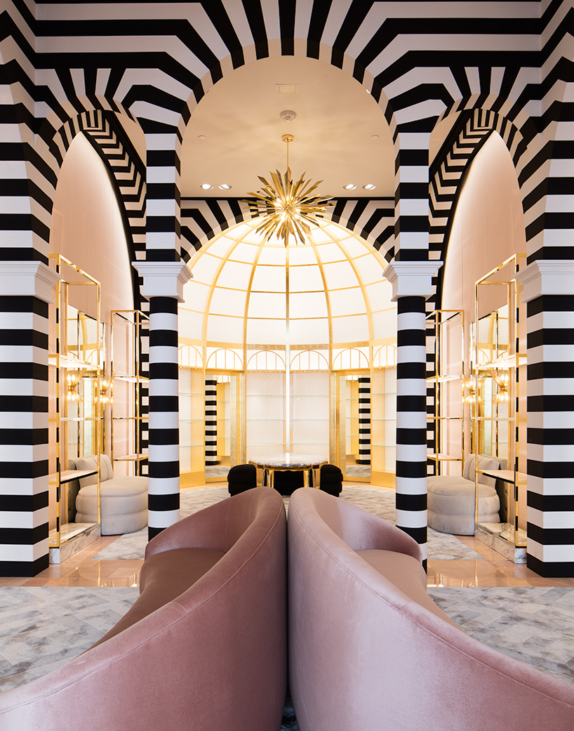 Hollywood Glam. Inspiration, Tips and Styling. The NYC flagship store for Aquazzura, designed by Ryan Korban. Monochrome, gold details and velvet pink furniture. 