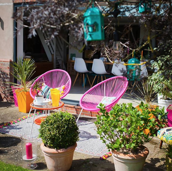 Garden design ideas- how to create an outdoor room. Colourful garden design inspiration.
