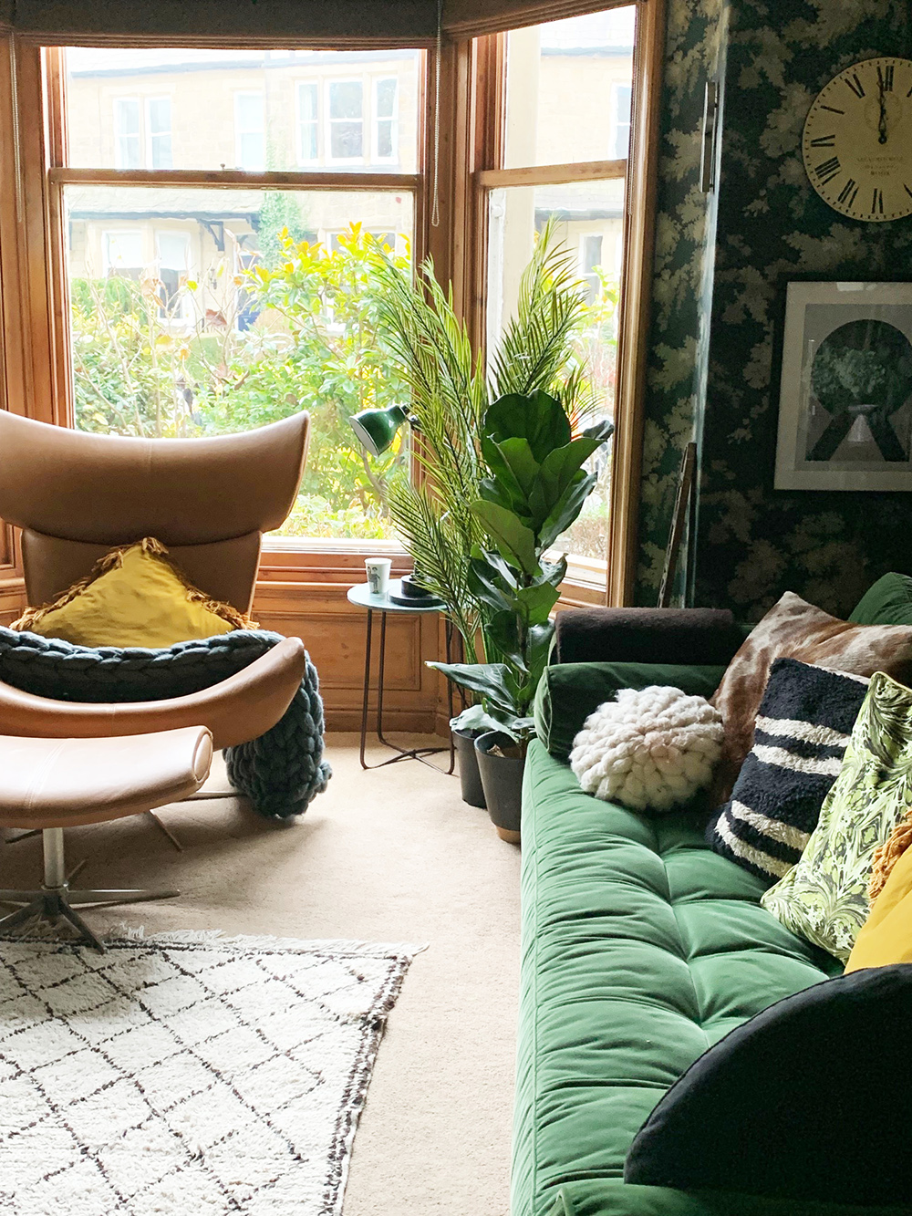 House tour with The Girl with the Green Sofa - eclectic and vintage living room