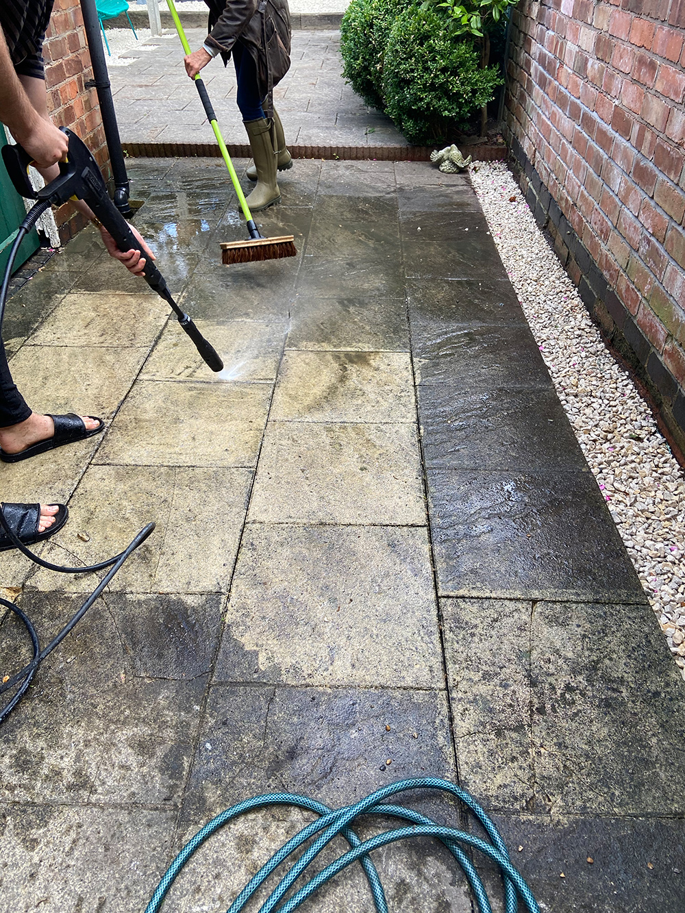 Before and after - garden patio pressure washing