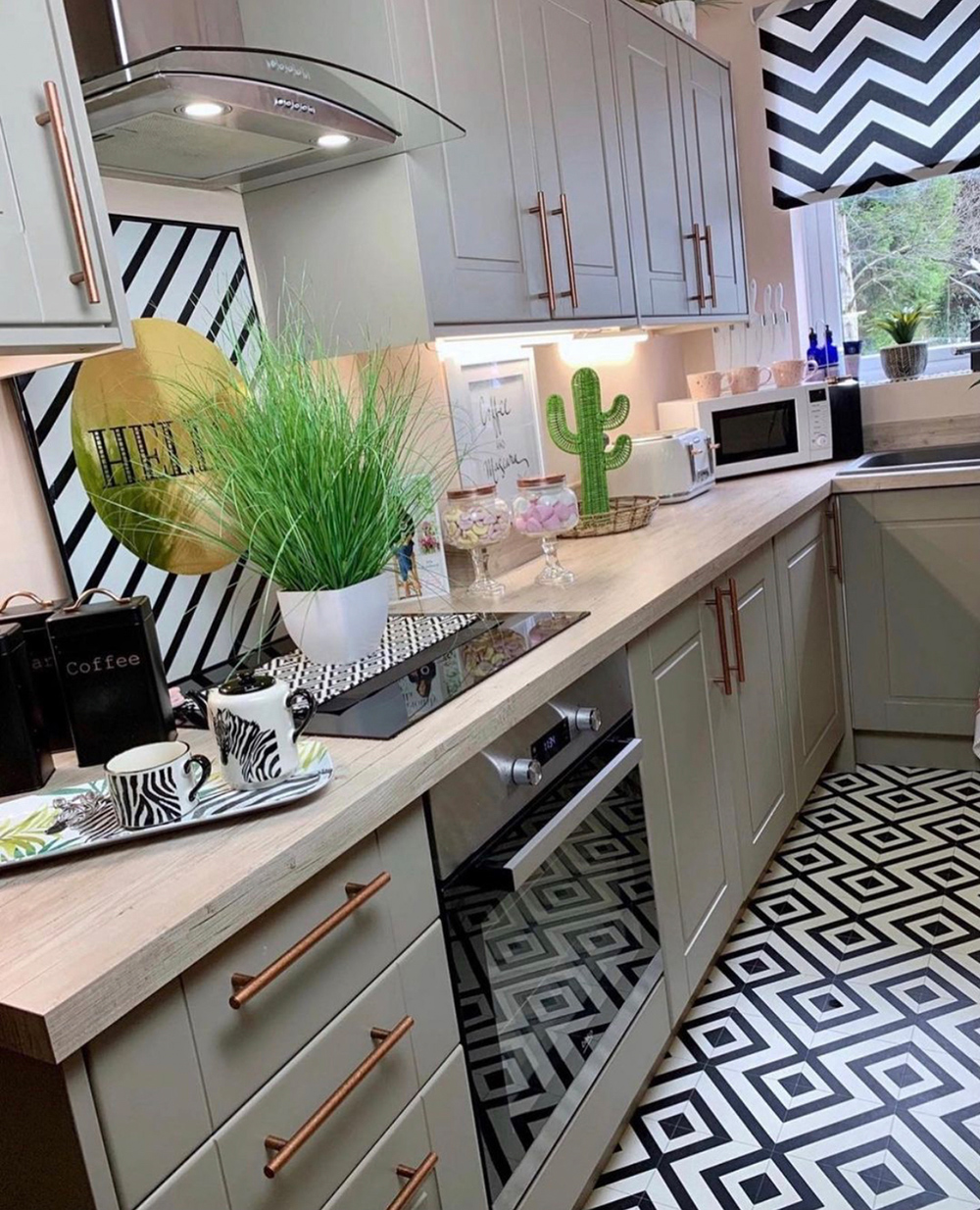 Monochrome vinyl patterned floor - contemporary kitchen design