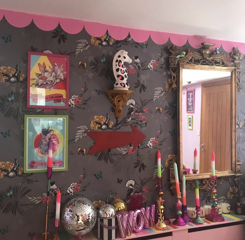 We love how @upcycle_and_paint has styled our Pink WOW Balloon Ornament. She has created a gorgeous gallery wall and we love the colourful neon candles