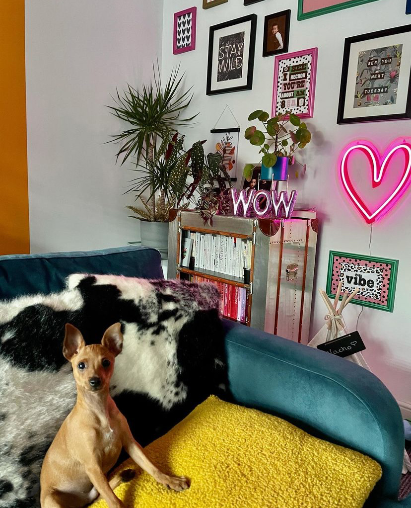 We love how @ellashausofcolour has styled our Pink WOW Balloon Ornament. She has created a gorgeous gallery wall and we love the neon pink heart